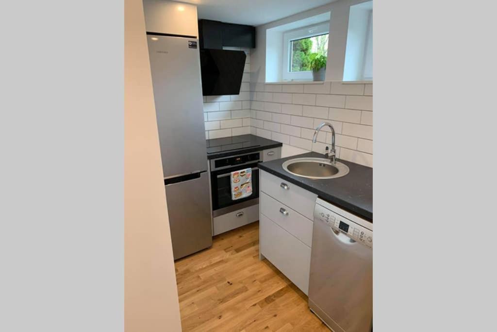 Nyrenoverat Kaellarlaegenhet Apartment Ljungskile Luaran gambar